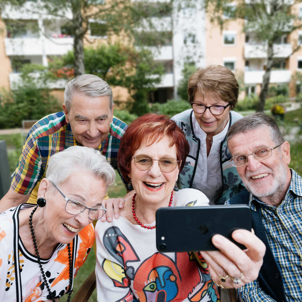 wohnstift-leben-gruppenselfie